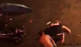 爆料打人者视频大全,惊悚瞬间直击人心